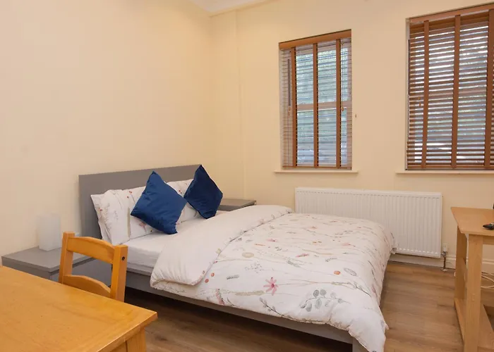 Evergreen Apartments- Flat 1, London
