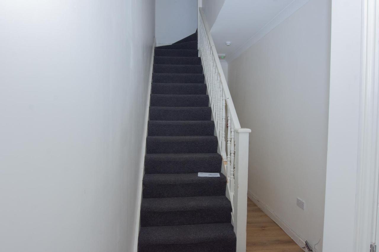Evergreen Apartments- Flat 1, Лондон
